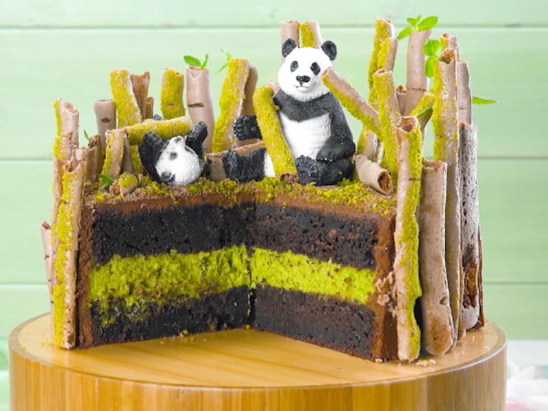 Pastel de chocolate con crema de pistacho