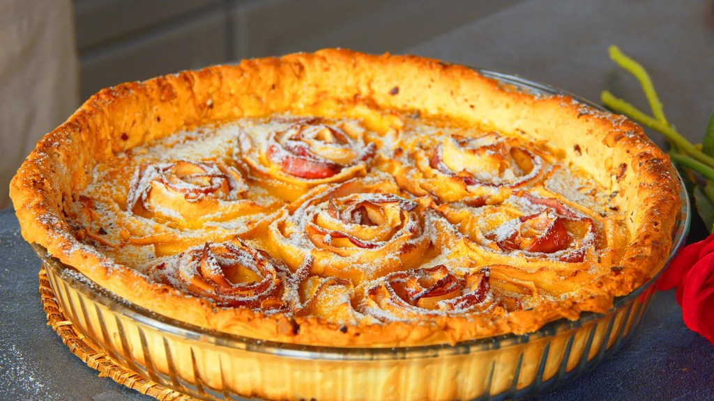 Pastel de rosas de manzana y licor de huevo: un espectáculo para la vista y el paladar