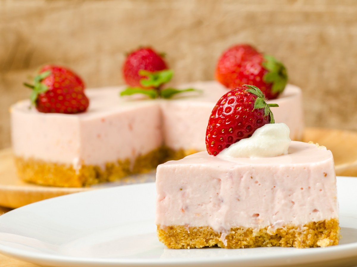 Pastel de mousse de fresa sin horno: se convertirá en tu postre favorito