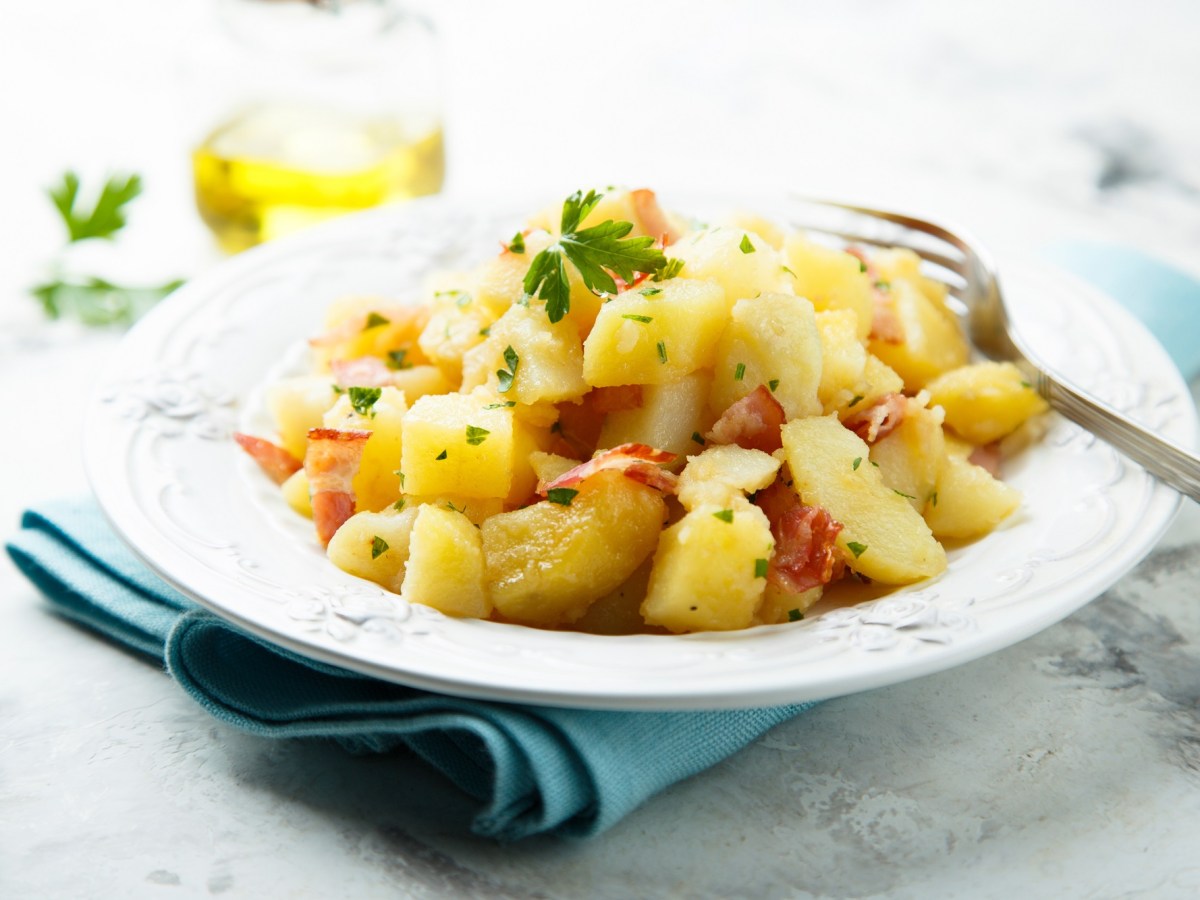Ensalada tibia de papas: un clásico delicioso