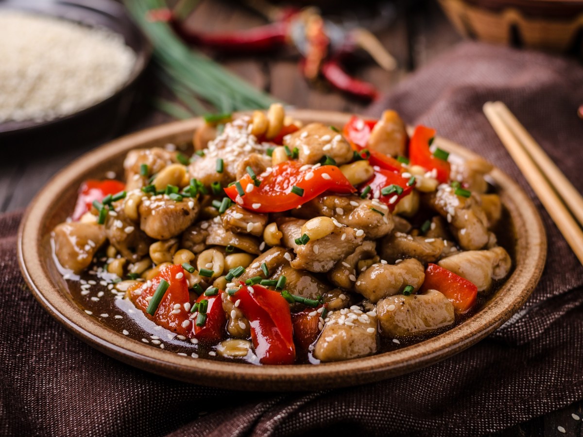 Pollo kung pao: el clásico plato chino hecho en casa
